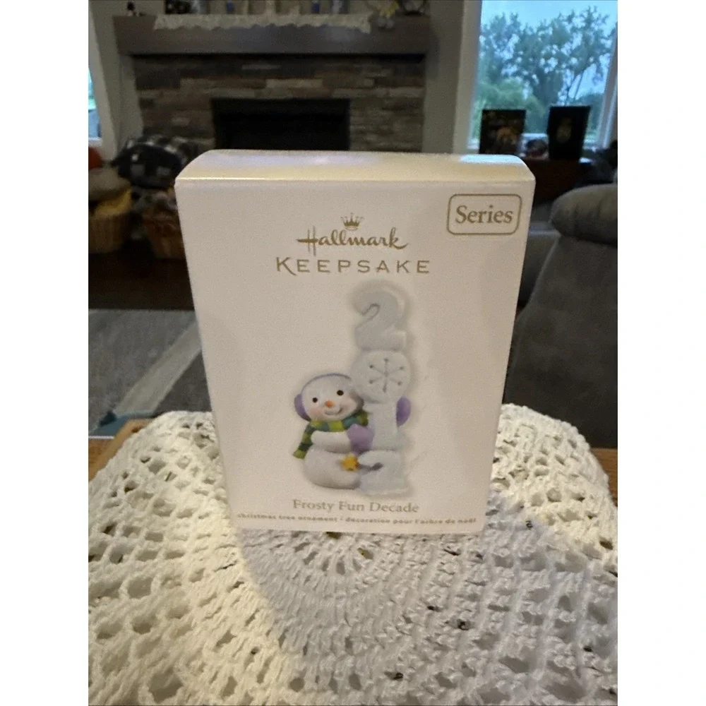 2012 Hallmark Frosty Fun Decade Snowman 3 Keepsake Ornament